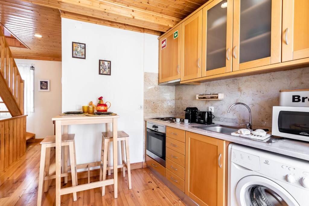 Inloveapartments - Duplex At Alfama Lisbona Esterno foto